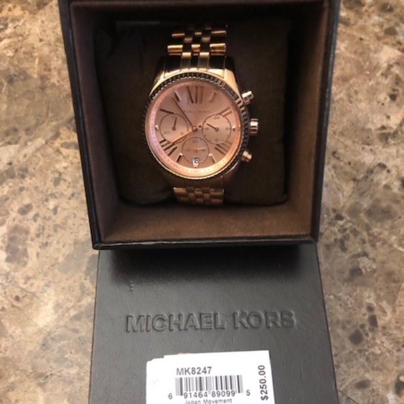 Michael Kors Rose Gold Watch - Picture 1 of 3
